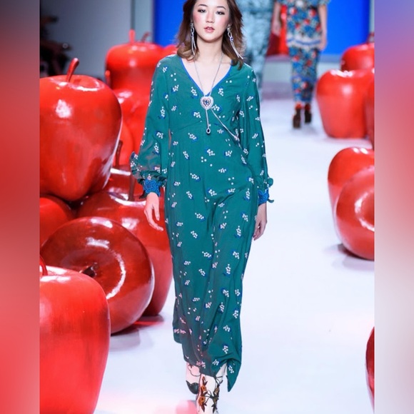 Floral Embroidered Green Dress - Picture 9 of 9